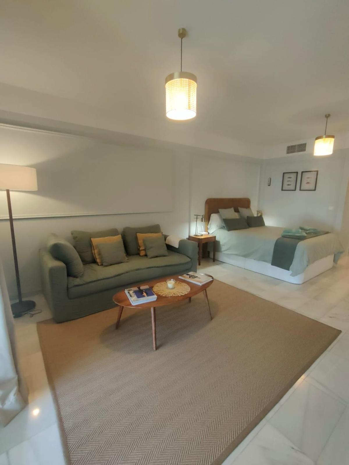 Central & Renovated Studio With Pool In Puerto Banus Apartment *