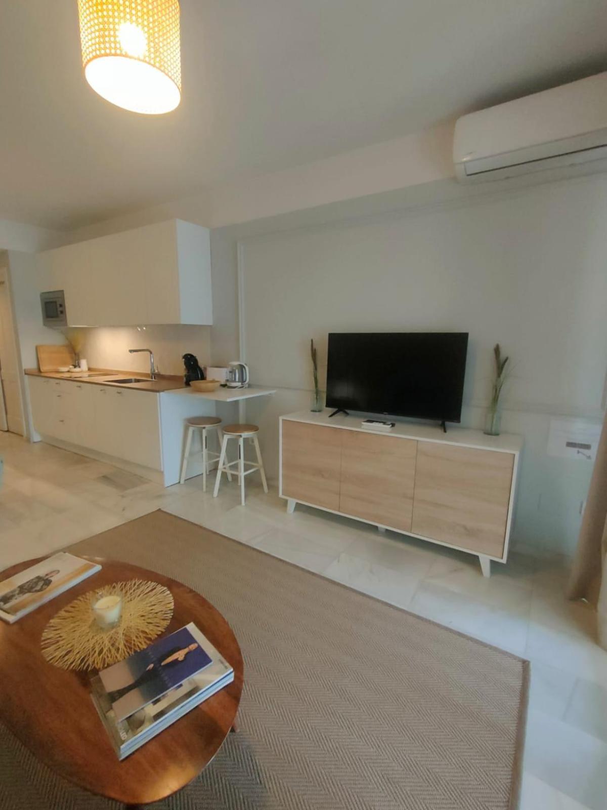 Central & Renovated Studio With Pool In Puerto Banus Apartemen Marbella